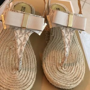 Vanilla Meg Thong MICHAEL Kors size 6 once worn